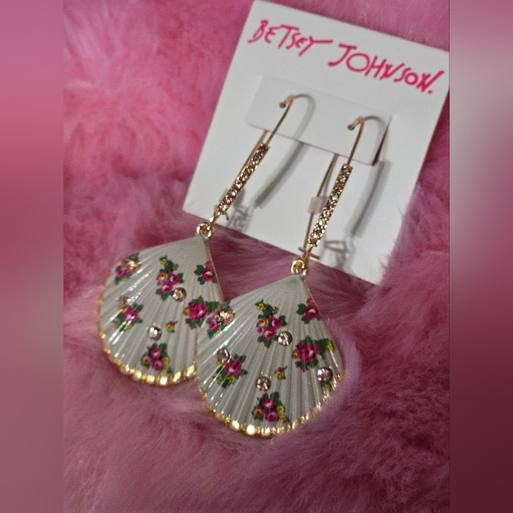 Betsey Johnson Earrings - Picture 3 of 3